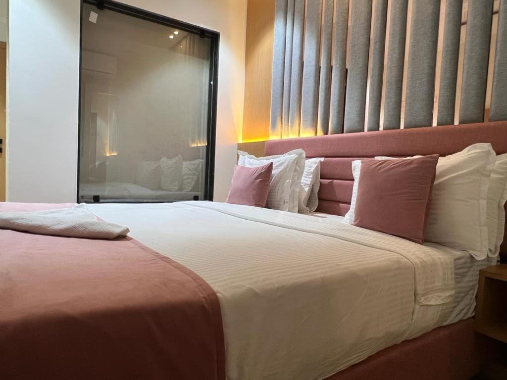 Hotel Cozzy Palace Surat Zewnętrze zdjęcie