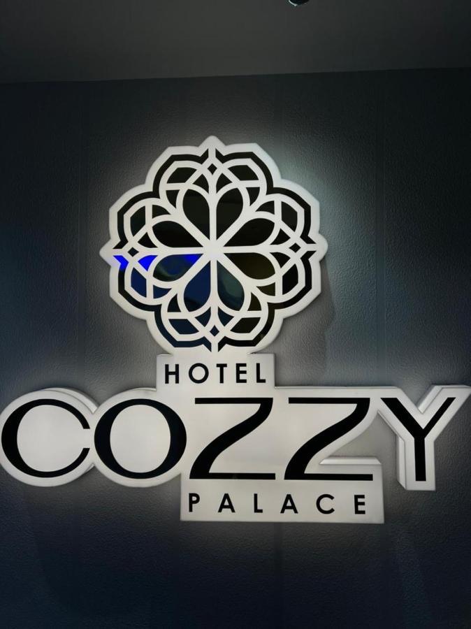 Hotel Cozzy Palace Surat Zewnętrze zdjęcie